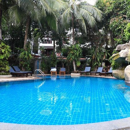 Phuket Meet Holiday Hotel 普吉岛相遇酒店 Rawai Exterior photo